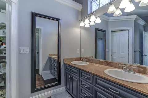 Bath - 3445 Billings Dr, Redding, CA 96002 photo 5 of 5