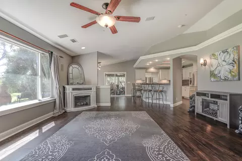 Living - 3445 Billings Dr, Redding, CA 96002 photo 2 of 4