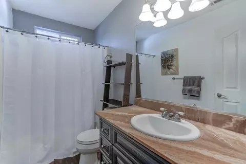 Bath - 3445 Billings Dr, Redding, CA 96002 photo 3 of 5