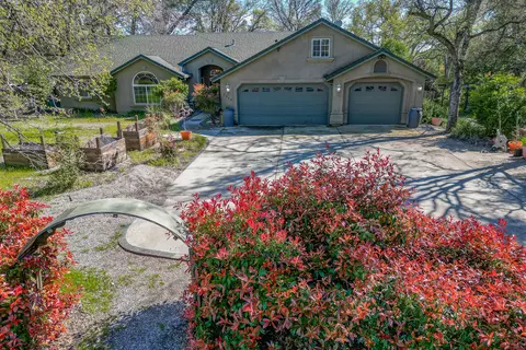 3445 Billings Dr, Redding, CA 96002