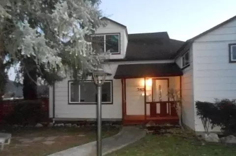 743 French St, Yreka, CA 96097