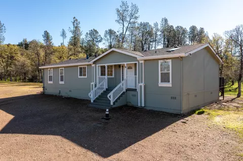 14275 Holiday Way, Bella Vista, CA 96008