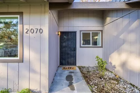 2070 Stonybrook Dr, Red Bluff, CA 96080 photo 2
