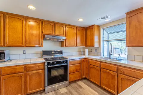 Kitchen - 549 Chancellor Blvd, Redding, CA 96003 photo 2 of 3