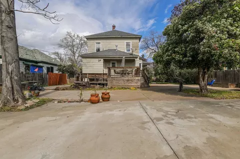 Exterior - 1235 Jefferson St, Red Bluff, CA 96080 photo 7 of 14