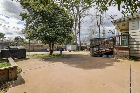 View/Area - 1235 Jefferson St, Red Bluff, CA 96080 photo 1 of 2