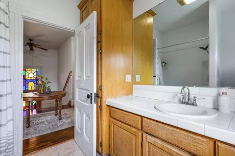 Bath - 1235 Jefferson St, Red Bluff, CA 96080 photo 1 of 4