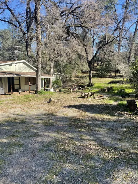 Exterior - 12221 Macs Rd, Redding, CA 96003 photo 6 of 7