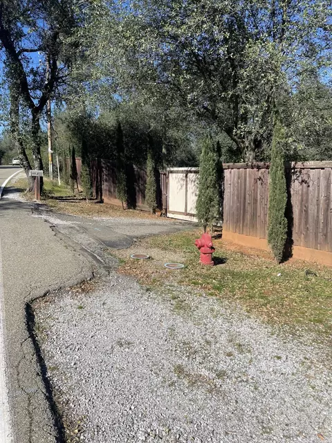 12221 Macs Rd, Redding, CA 96003