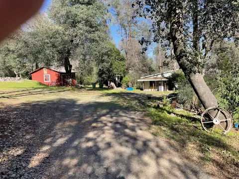 Exterior - 12221 Macs Rd, Redding, CA 96003 photo 5 of 7