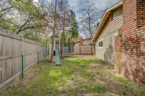 Exterior - 2047 Winchester Pl, Redding, CA 96001 photo 6 of 11