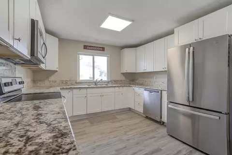 Kitchen - 2047 Winchester Pl, Redding, CA 96001 photo 3 of 4
