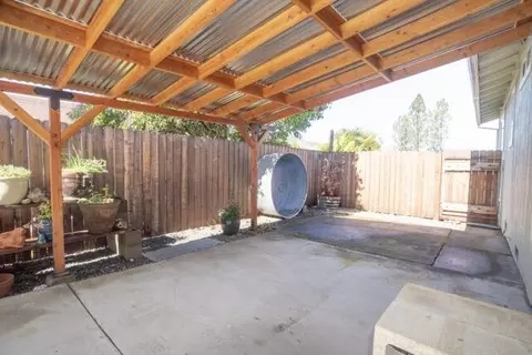 Exterior - 236 Bonnie Ln, Willits, CA 95490 photo 7 of 15