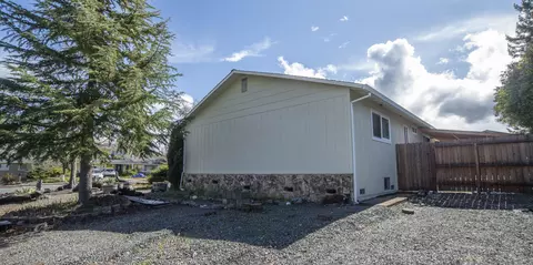 Exterior - 236 Bonnie Ln, Willits, CA 95490 photo 2 of 15