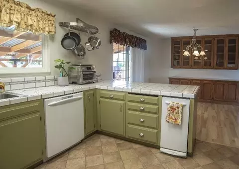 Kitchen - 236 Bonnie Ln, Willits, CA 95490 photo 4 of 5