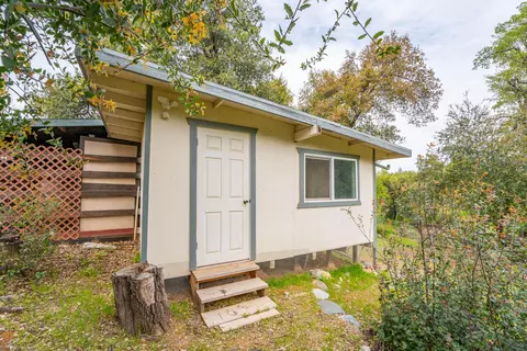 Exterior - 8409 Creekview Ln, Redding, CA 96001 photo 6 of 21