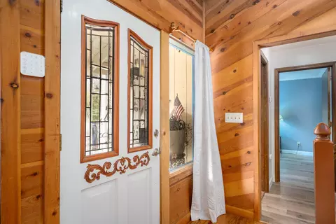 Bath - 8409 Creekview Ln, Redding, CA 96001 photo 3 of 3