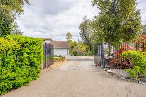 View/Area - 8409 Creekview Ln, Redding, CA 96001 photo 8 of 8