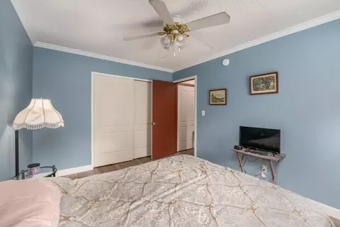 Bedroom - 8409 Creekview Ln, Redding, CA 96001 photo 2 of 6