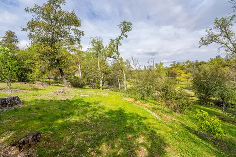 Exterior - 8409 Creekview Ln, Redding, CA 96001 photo 12 of 21