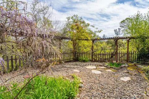Exterior - 8409 Creekview Ln, Redding, CA 96001 photo 11 of 21