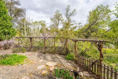Exterior - 8409 Creekview Ln, Redding, CA 96001 photo 18 of 21