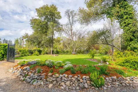 Exterior - 8409 Creekview Ln, Redding, CA 96001 photo 15 of 21