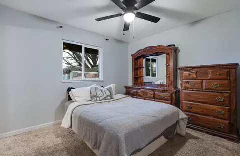 Bedroom - 2860 Iris St, Anderson, CA 96007 photo 3 of 5