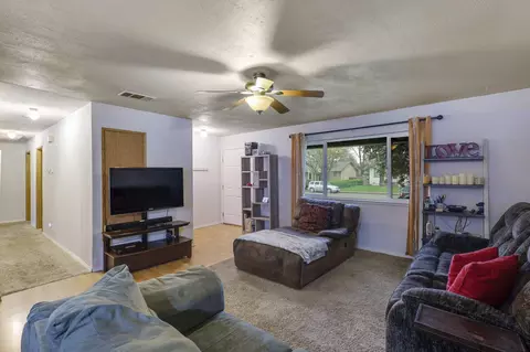 Bedroom - 2860 Iris St, Anderson, CA 96007 photo 1 of 5