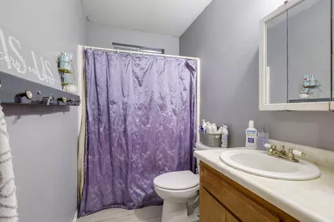 Bath - 2860 Iris St, Anderson, CA 96007 photo 2 of 2