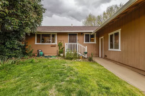 Exterior - 2860 Iris St, Anderson, CA 96007 photo 2 of 4