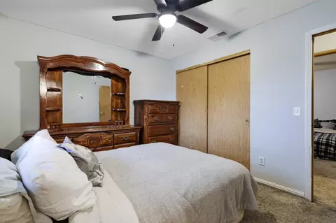 Bedroom - 2860 Iris St, Anderson, CA 96007 photo 2 of 5
