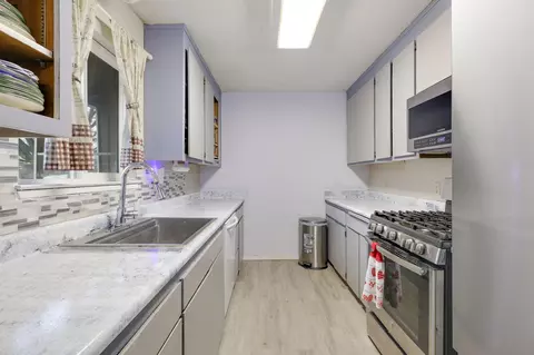 Kitchen - 2860 Iris St, Anderson, CA 96007 photo 2 of 2