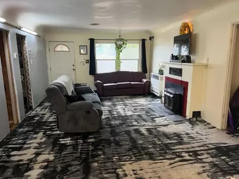 Living - 795 Lakeview Dr, Redding, CA 96001 photo 1 of 3