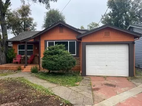 795 Lakeview Dr, Redding, CA 96001