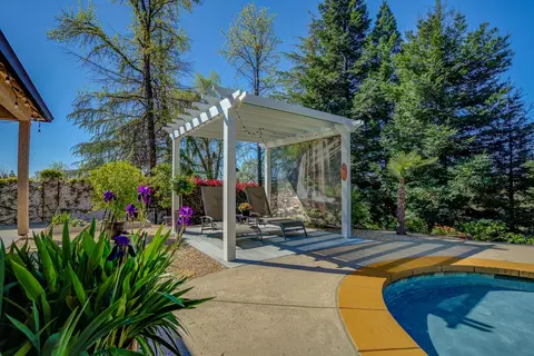 Exterior - 270 Shadowrun Ct, Redding, CA 96003 photo 5 of 12