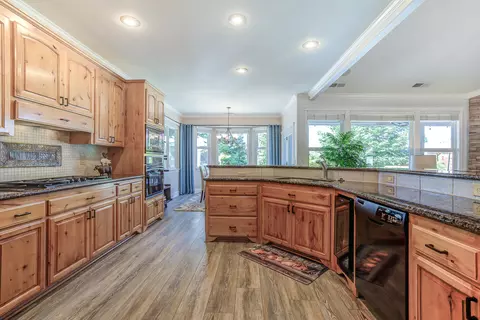 Kitchen - 270 Shadowrun Ct, Redding, CA 96003 photo 3 of 3