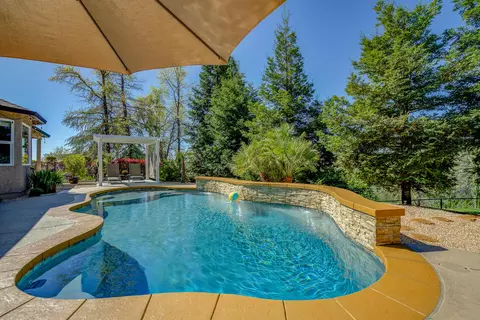 Exterior - 270 Shadowrun Ct, Redding, CA 96003 photo 2 of 12