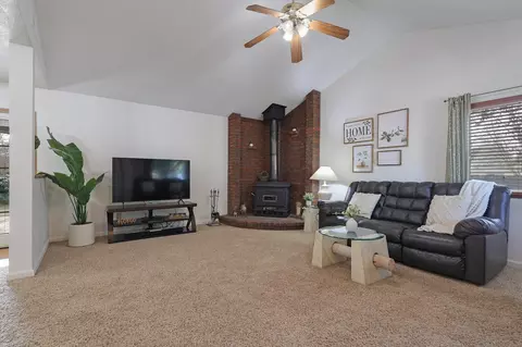 1803 Vega St, Redding, CA 96002 photo 9