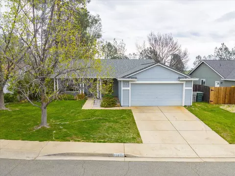 Exterior - 1382 Grouse Dr, Redding, CA 96003 photo 12 of 13
