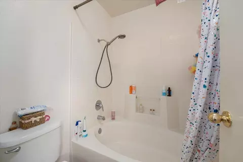 Bath - 1382 Grouse Dr, Redding, CA 96003 photo 2 of 3
