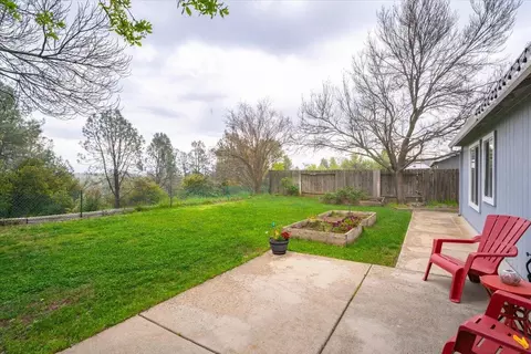 Exterior - 1382 Grouse Dr, Redding, CA 96003 photo 6 of 13