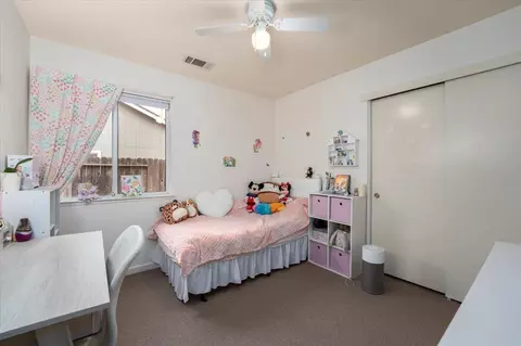 Bedroom - 1382 Grouse Dr, Redding, CA 96003 photo 5 of 6