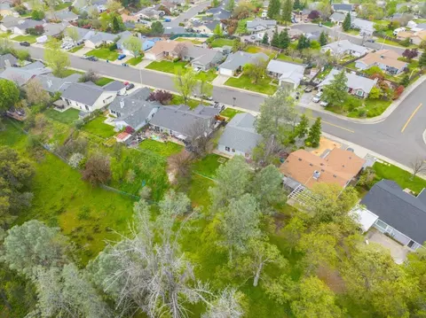 View/Area - 1382 Grouse Dr, Redding, CA 96003 photo 7 of 8