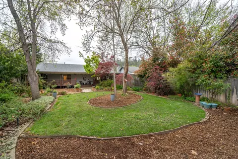 Exterior - 2222 Wicklow St, Redding, CA 96001 photo 21 of 22