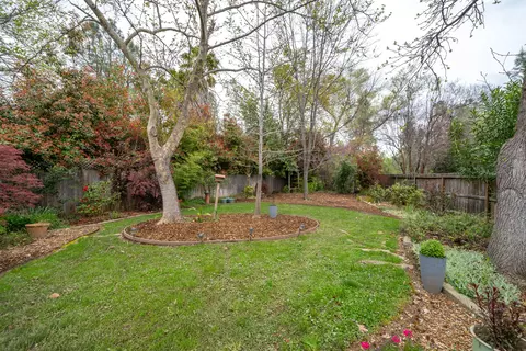 Exterior - 2222 Wicklow St, Redding, CA 96001 photo 20 of 22