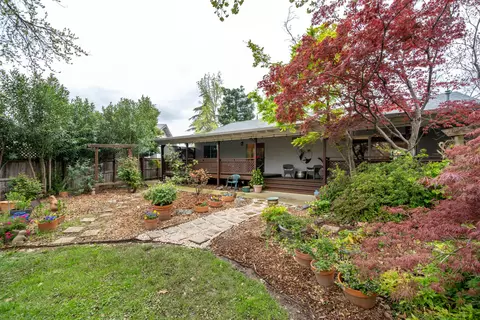 Exterior - 2222 Wicklow St, Redding, CA 96001 photo 18 of 22