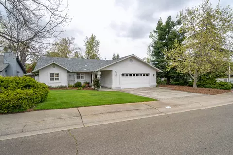 Exterior - 2222 Wicklow St, Redding, CA 96001 photo 3 of 22