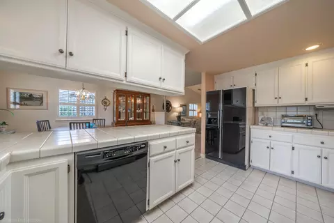 Kitchen - 2222 Wicklow St, Redding, CA 96001 photo 4 of 5