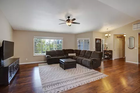 Living - 14135 Dos Pinon Trl, Redding, CA 96003 photo 1 of 2